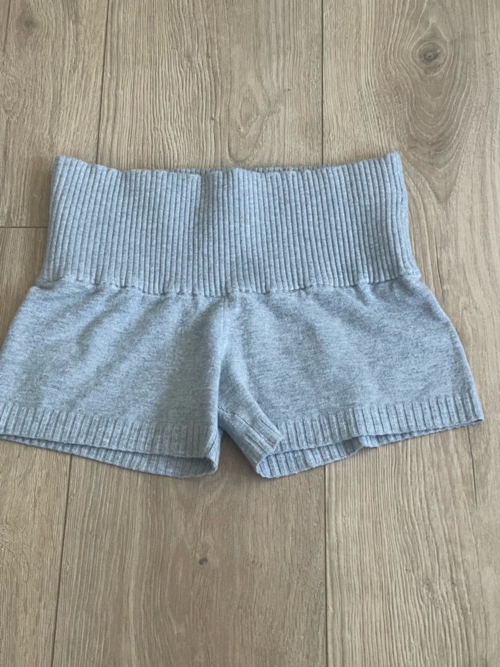 Frankies Bikinis size Small stretch High-Waist Lounge Shorts - Light Gray